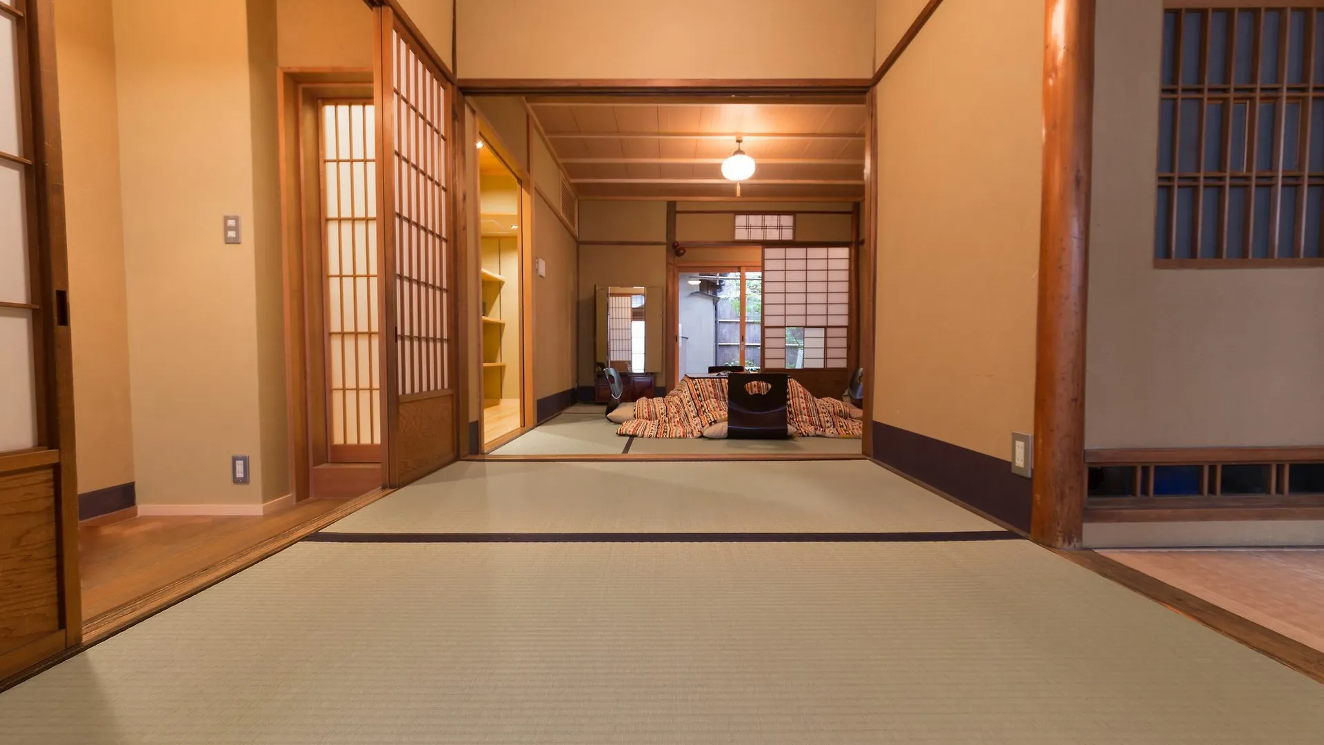 Kumomachiya Gionhanami Quioto 0*,  Japão