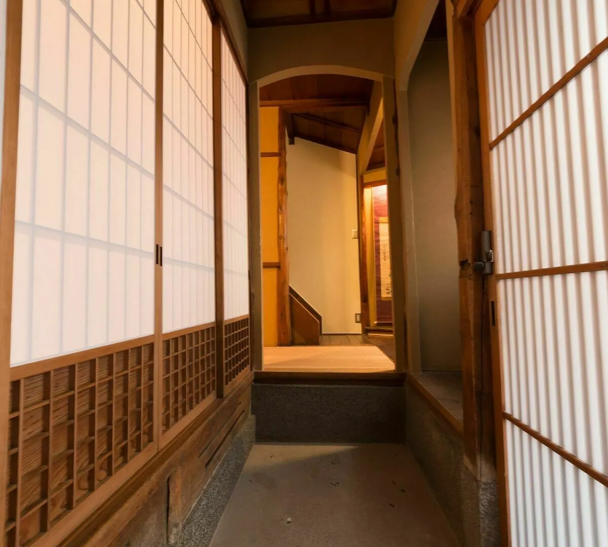 Kumomachiya Gionhanami Kyoto Japan